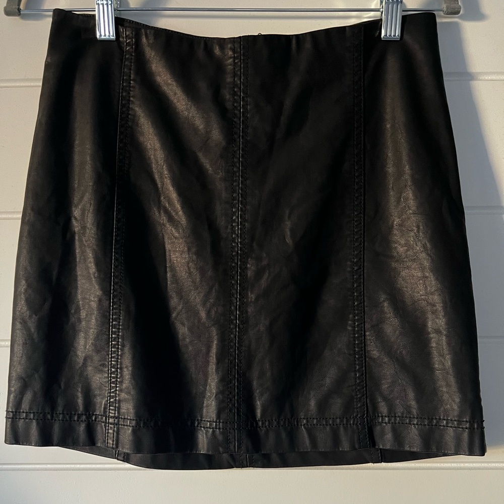 Free people faux leather skirt. Size 6